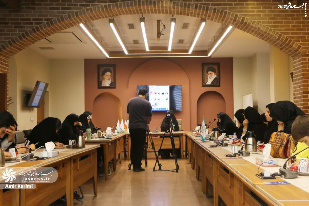 صادق‌زاده: مکتب فرانکفورت، اقتدار پدر را به عنوان نیرویی سرکوبگر معرفی کرده/ محرابی: تا برنامه‌سازان الگوهای زن مسلمان را درک نکنند، رسانه‌ها در این زمینه موفق نمی‌شوند