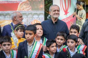 حضور پزشکیان در آیین گرامیداشت شهدای خردسال جنگ ۱۲ روزه در شیرخوارگاه آمنه +عکس