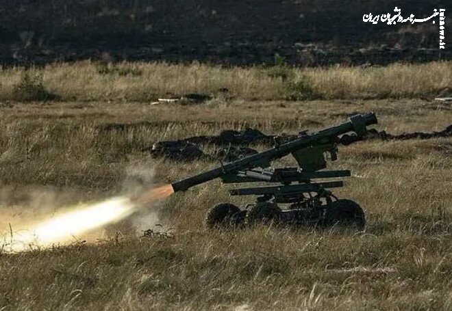 روبات زمینی که هواپیماها را در جنگ هدف می گیرد