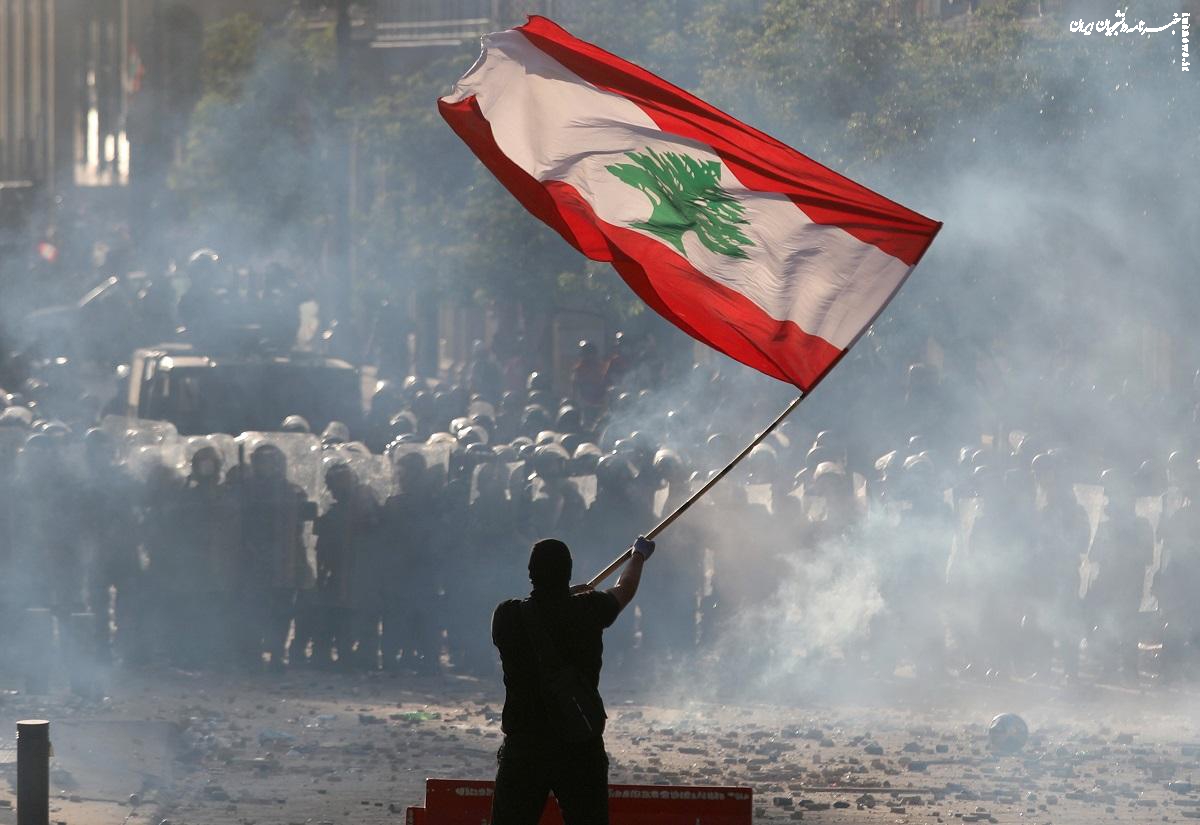 لبنان بر سر دو راهی