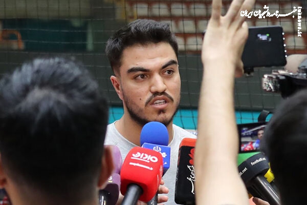 مرتضی شریفی: مردم را با والیبال آشتی دادیم؛ پیاتزا یک روانشناس است