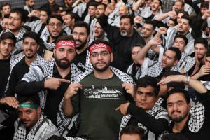 عزاداری دانشجویان به مناسبت اربعین حسینی در حسینیه امام خمینی +عکس