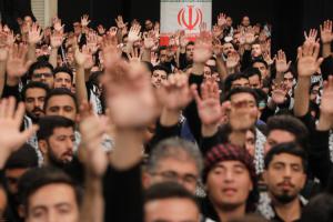 عزاداری دانشجویان به مناسبت اربعین حسینی در حسینیه امام خمینی +عکس