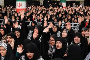 عزاداری دانشجویان به مناسبت اربعین حسینی در حسینیه امام خمینی +عکس