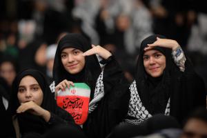 عزاداری دانشجویان به مناسبت اربعین حسینی در حسینیه امام خمینی +عکس