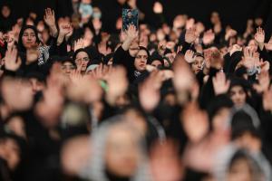 عزاداری دانشجویان به مناسبت اربعین حسینی در حسینیه امام خمینی +عکس