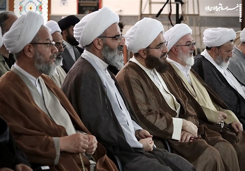 حوزه‌های علمیه برای تربیت امامان جماعت تراز انقلاب گام‌های جدی بردارند