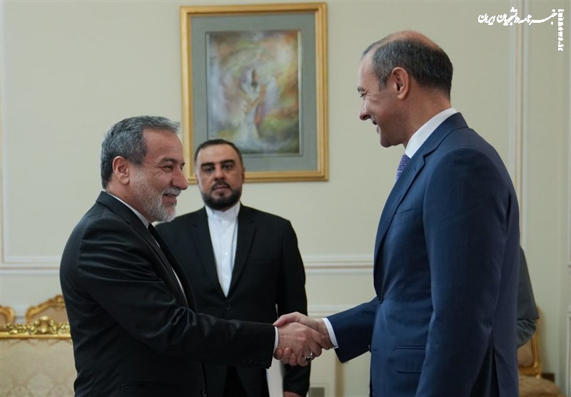 دیدار دبیر شورای عالی امنیت ملی ارمنستان با عراقچی