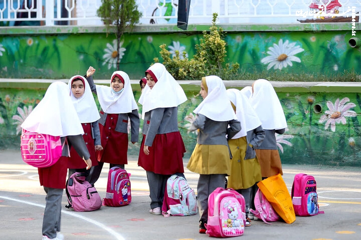 کوله‌های غیراستاندارد؛ زخم پنهان بر کمر دانش‌آموزان