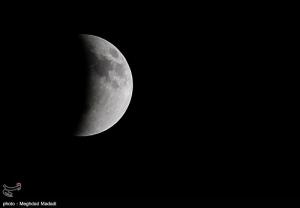 ماه‌گرفتگی در آسمان تهران +عکس