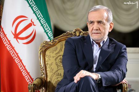  با بالا بردن عکس شهدای دفاع مقدس ۱۲ روزه جنایت آمریکا را به تمام دنیا اعلام کنید