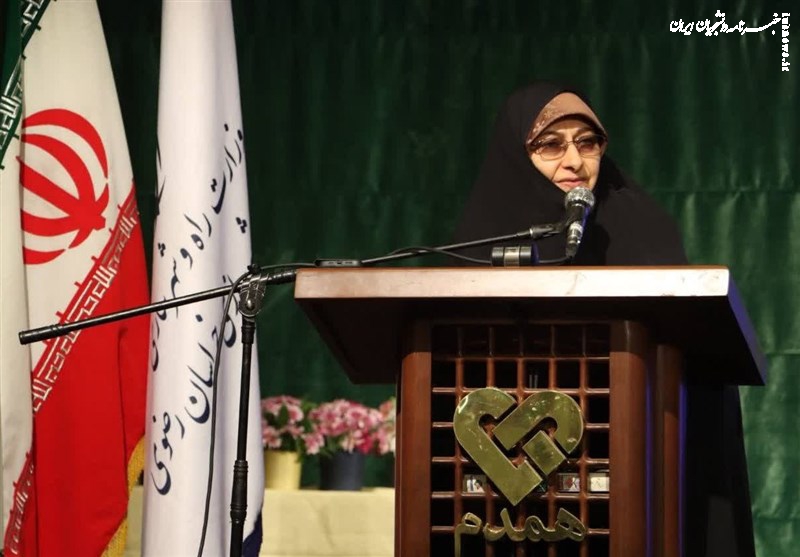 ادبیات و هنر حماسه، نقش چشمگیری در هویت بخشی به نسل جوان دارد