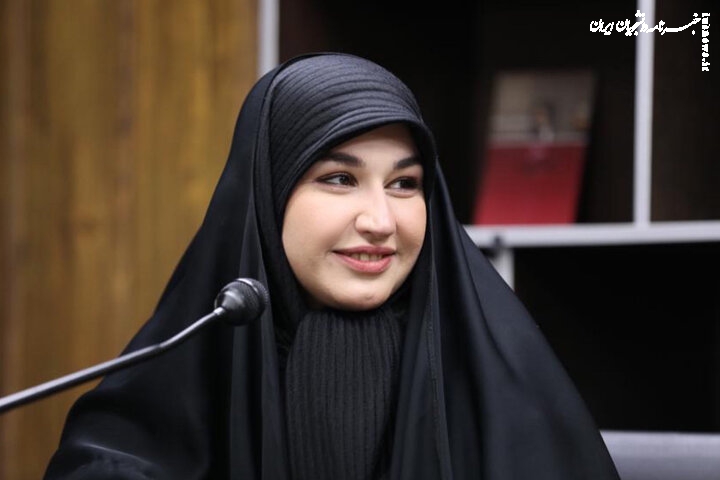 نثر قجری برایم فریاد در برابر مدرنیته افراطی است؛ قبلا طنز ننوشته بودم