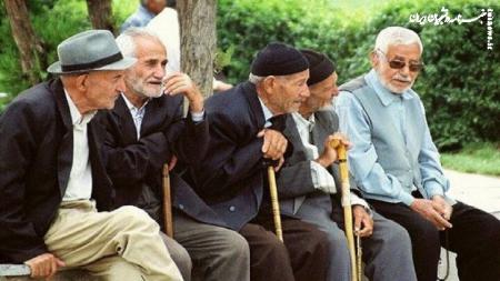 قدهایی خمیده‌ اما استوار؛ حکایتی از ۶۰۰ هزار سالمند فارسی