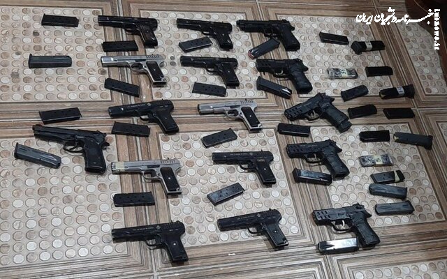 ۹۹ قبضه سلاح کلت کمری در پیرانشهر کشف شد