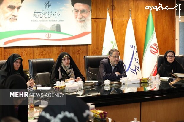 مدیریت زنانه می‌تواند مبنای تحول حکمرانی در کشور باشد