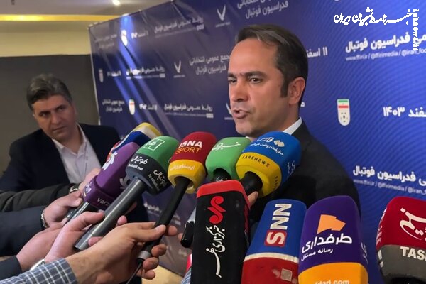 خطیر: بسته شدن پنجره استقلال به خاطر ناآگاهی مدیران باشگاه است