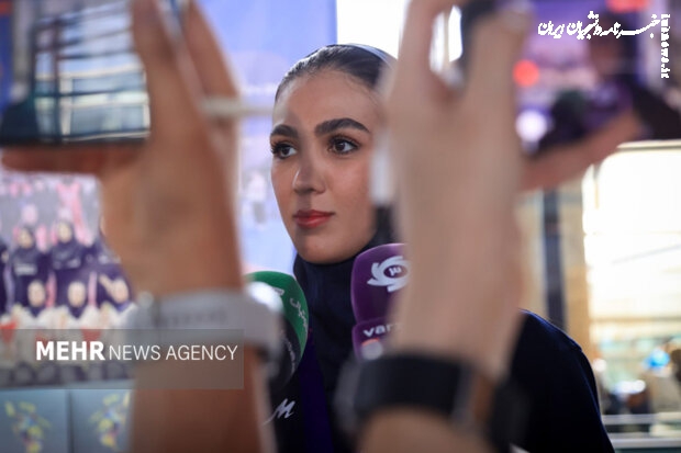 بالا رفتن پرچم ایران حس غرور به تیم ملی والیبال زنان داد