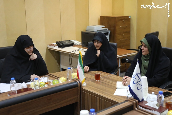 نشست تخصصی فراکسیون زنان با مدیران امور بانوان ستاد کل نیروهای مسلح