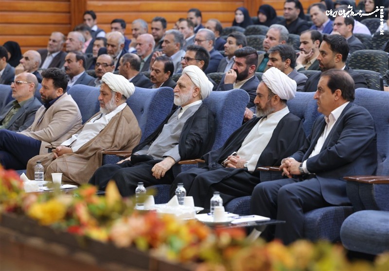 نماینده دانشجویان: برجام ۱۰ سال از عمر کشورمان را اتلاف کرد +فیلم