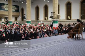 دیدار دانش‌آموزان و دانشجویان با رهبر معظم انقلاب اسلامی