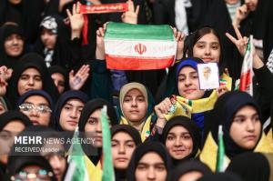 دیدار دانش‌آموزان و دانشجویان با رهبر معظم انقلاب اسلامی