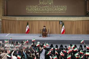 دیدار دانش‌آموزان و دانشجویان با رهبر معظم انقلاب اسلامی