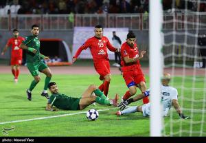 دیدار تیم‌های فوتبال تراکتور و الشرطه عراق +عکس