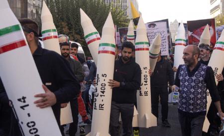 قالیباف: «مرگ بر آمریکا» با حافظه تاریخی ملت ایران پیچیده است/ ضرغامی: تجربه برجام ثابت کرد به غرب نمی‌توان اعتماد کرد