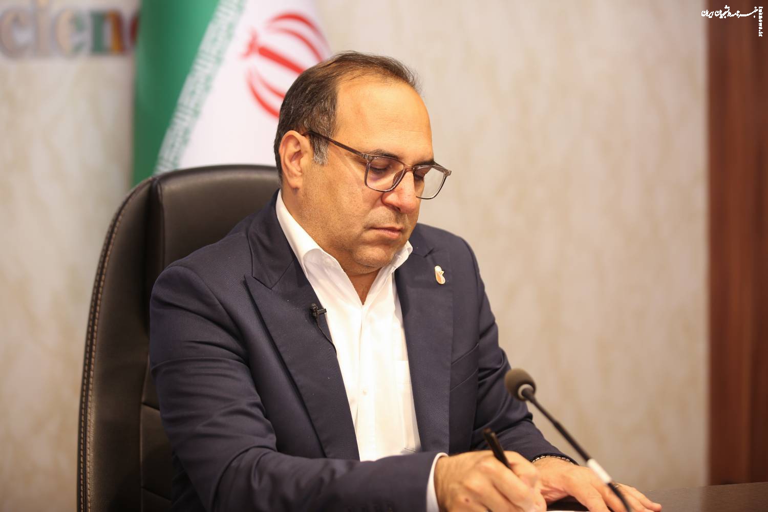 دانشگاه باید اندیشه‌ورز تربیت کند نه حافظه‌محور