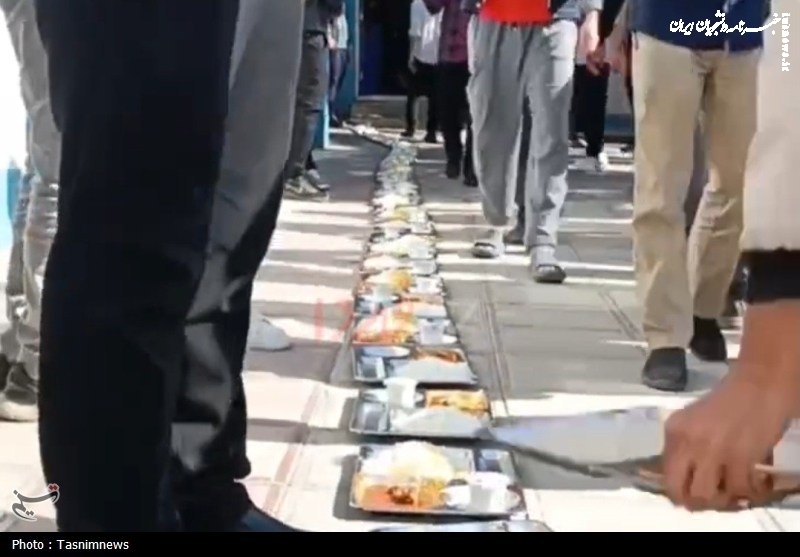 شپش در غذای دانشجویان دانشگاه فرهنگیان زنجان