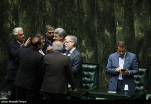 حضور پزشکیان در صحن علنی مجلس +عکس