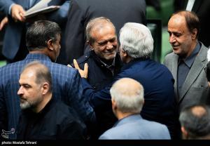 حضور پزشکیان در صحن علنی مجلس +عکس