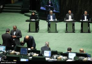 حضور پزشکیان در صحن علنی مجلس +عکس