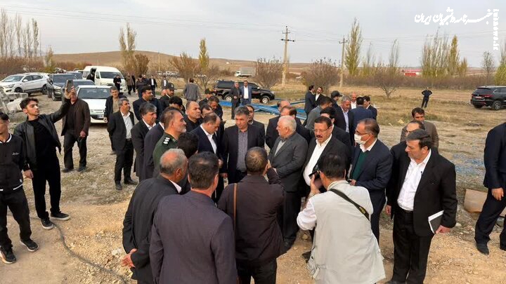 بازدید وزیر جهاد کشاورزی از پروژه تولید خوراک دام و طیور در اهر