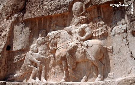 مجسمه والرین؛ واقعیت یا خطای تاریخی؟