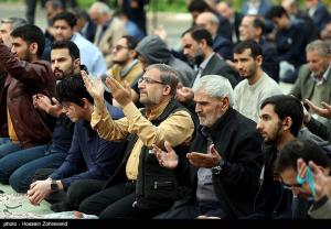 نماز طلب باران در دانشگاه علم و صنعت +عکس