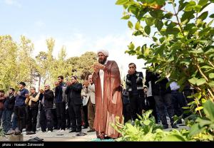 نماز طلب باران در دانشگاه علم و صنعت +عکس