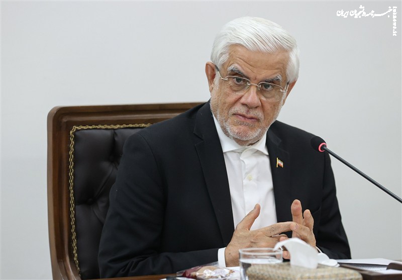 دیدار عارف با نمایندگان دانشجویان ایرانی دانشگاه‌های روسیه