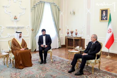 وظیفه داریم برای ملت‌های مسلمان بستر رونق اقتصادی را فراهم کنیم