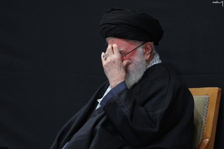 اولین شب عزاداری ایام شهادت حضرت زهرا(س) در حسینیه امام خمینی(ره) +فیلم