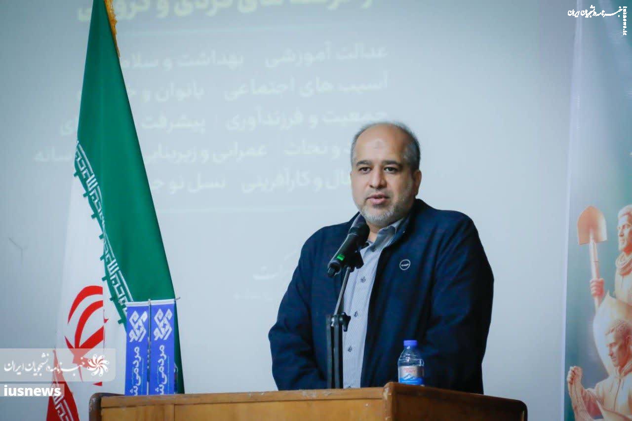 آزادی‌خواهی در مکتب امام فراتر از نگاه فردی لیبرال‌ها است/ طبقه سرمایه‌سالار مانع ورود فرزندان طبقات ضعیف به مدیریت می‌شود