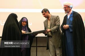 گردهمایی مادران و همسران شهدای قمی +عکس