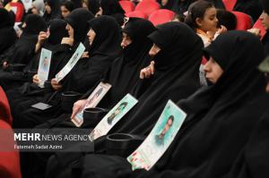 گردهمایی مادران و همسران شهدای قمی +عکس