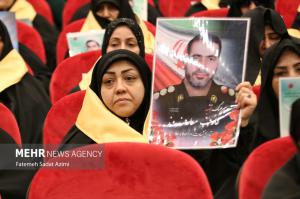 گردهمایی مادران و همسران شهدای قمی +عکس