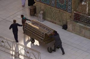 مفروش شدن صحن ‌مطهر علوی با فرش ایرانی +عکس