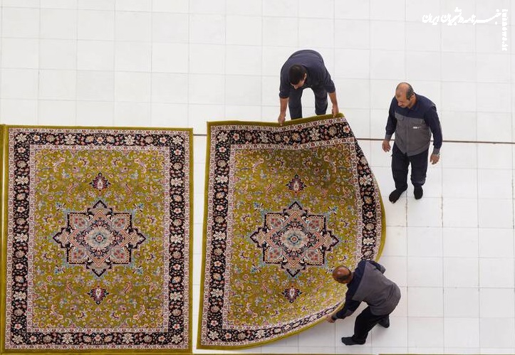 مفروش شدن صحن ‌مطهر علوی با فرش ایرانی +عکس
