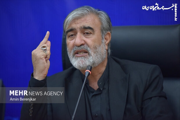 واکنش رئیس کمیسیون امنیت ملی مجلس به اعطای جایزه صلح فیفا به ترامپ