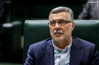 فیلم|  انتقاد تند یک دانشجو از وزیر بهداشت درباره دریافت سکه از بیمار توسط معاون وزیر