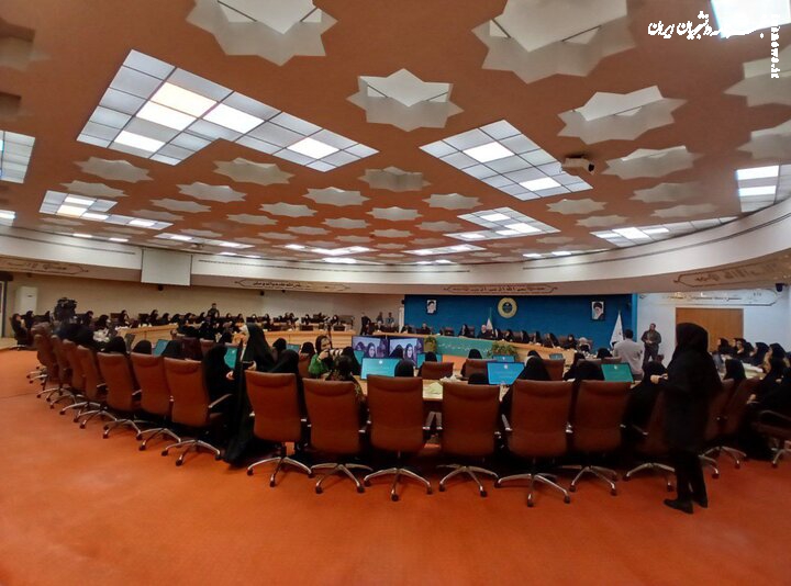 حضور بی سابقه ۶۵ زن در سطوح کلان مدیریتی کشور